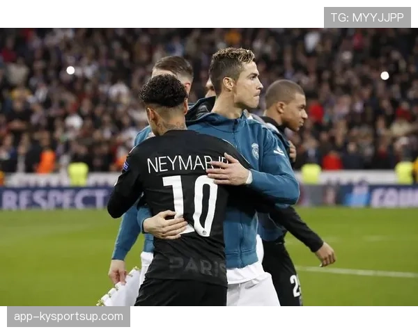 C罗与内马尔晚年竞技状态的核心差距：自律性、战术适配与身体机能维持机制