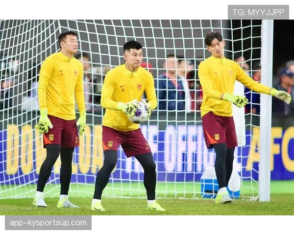 刷到颜骏凌随手戴的那块表，我的工资瞬间变得像玩具钱