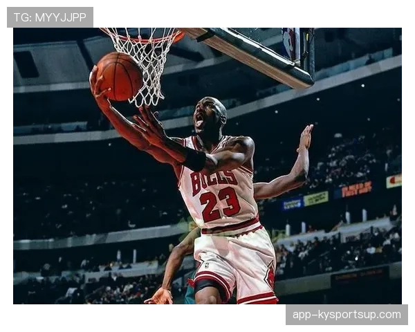 三秒规则在国际篮联和NBA中有何不同？读懂判罚差异